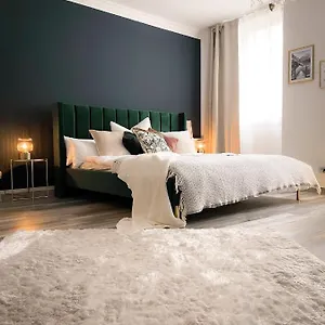 https://new-deluxe-studio-apartment-in-quiet-back-house.dresdenhotels.net
